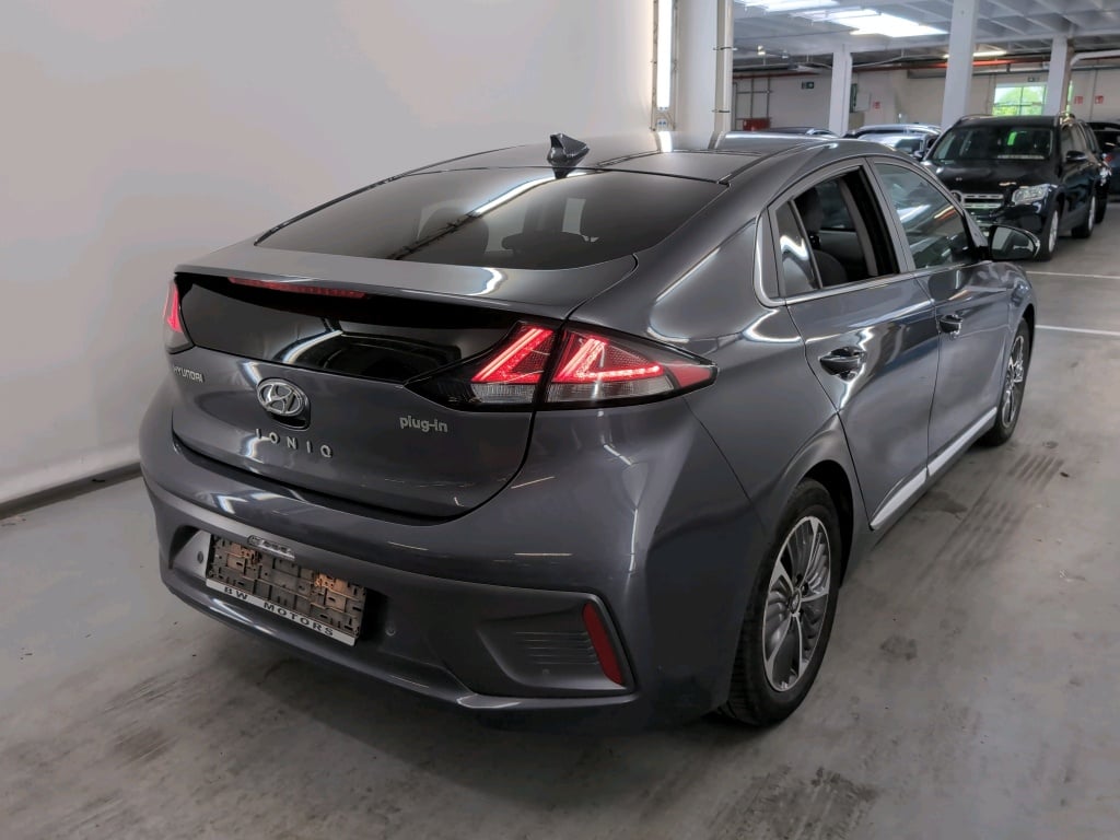 HYUNDAI IONIQ 1.6 PLUG-IN HYBRID FEEL photo
