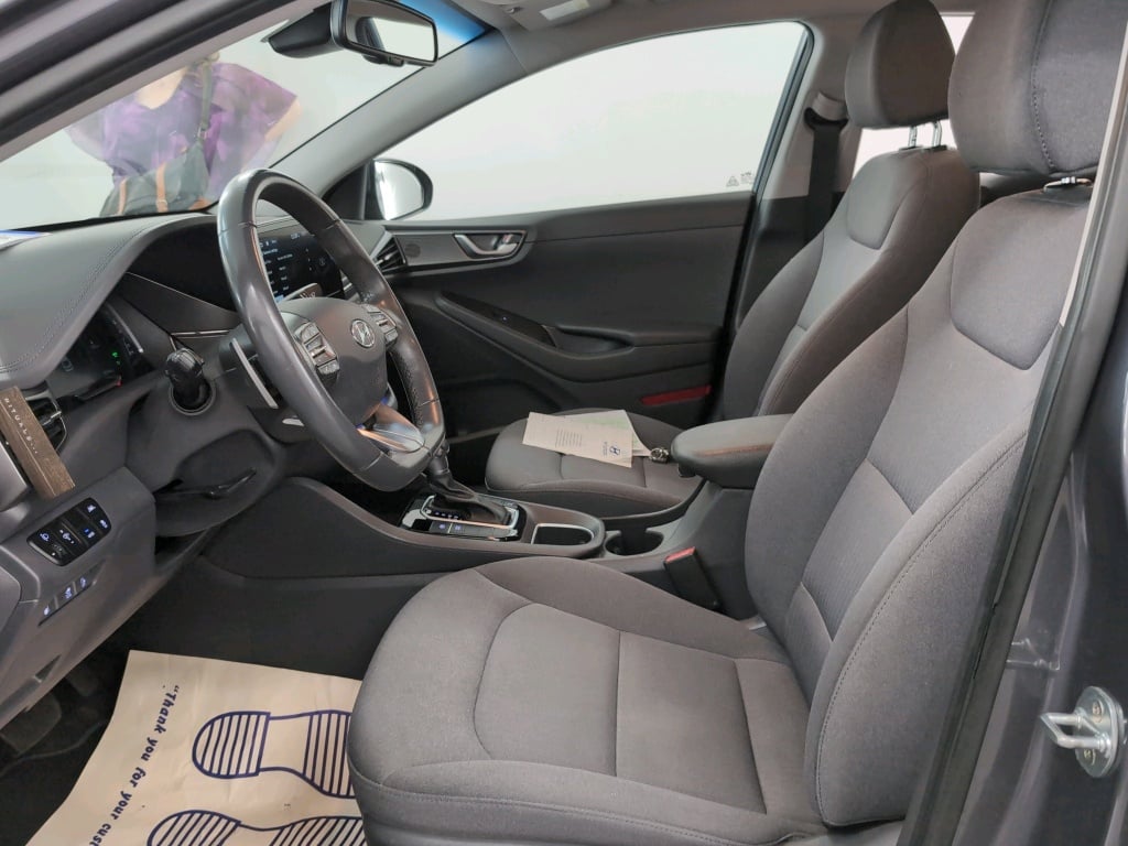 HYUNDAI IONIQ 1.6 PLUG-IN HYBRID FEEL photo