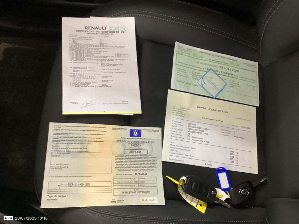 RENAULT EXPRESS 1.5 DCI BLUE 75 CONFORT Business Easy Link Navigation photo