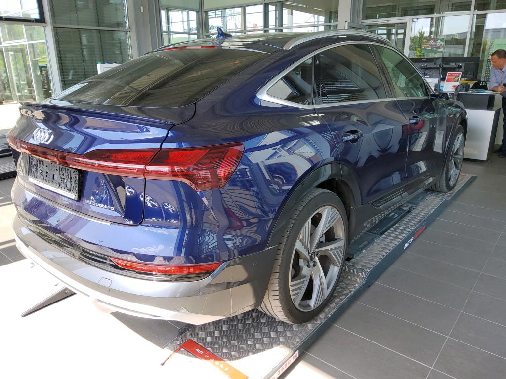 Audi 55 quattro S line E-tron Sportback photo