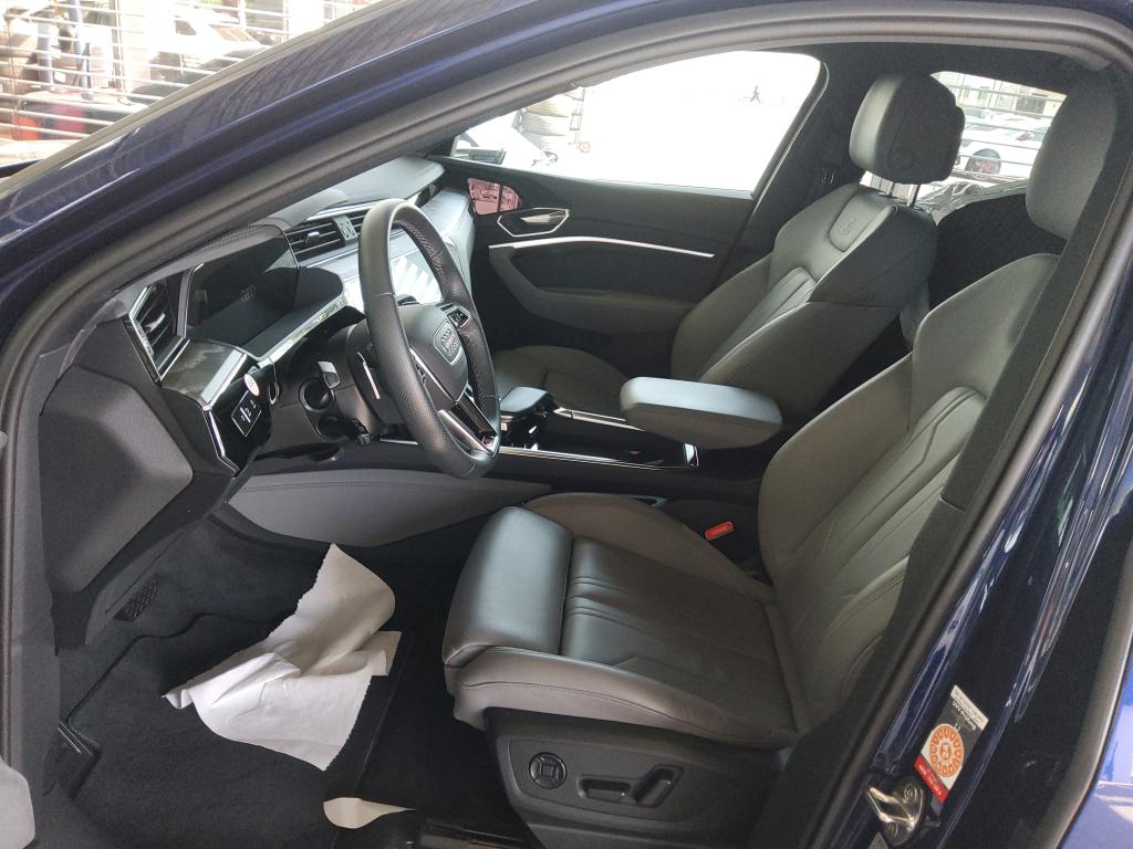 Audi 55 quattro S line E-tron Sportback photo