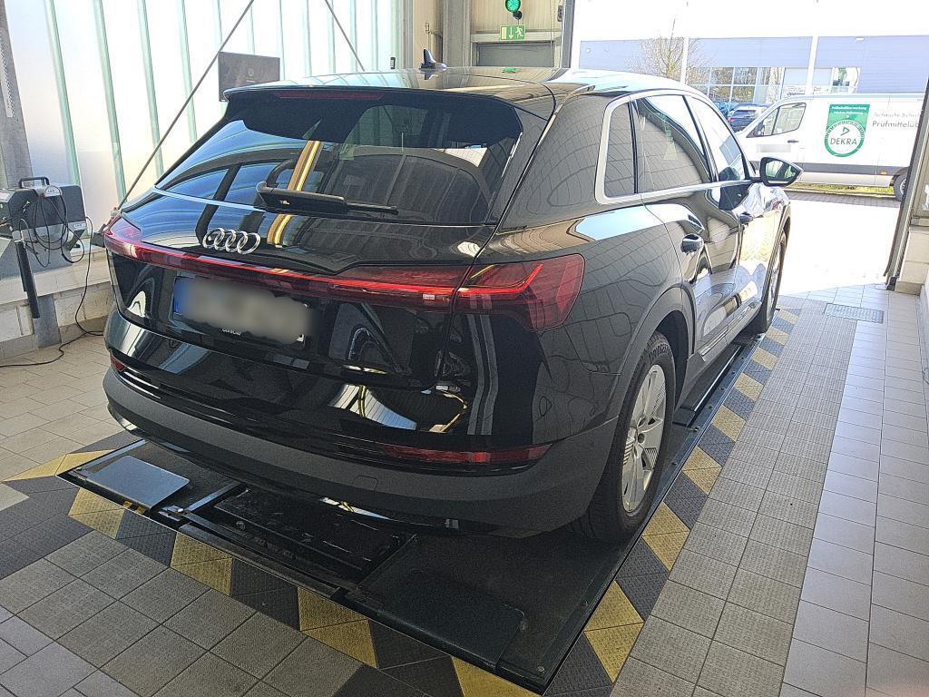 Audi 50 quattro basis E-tron photo