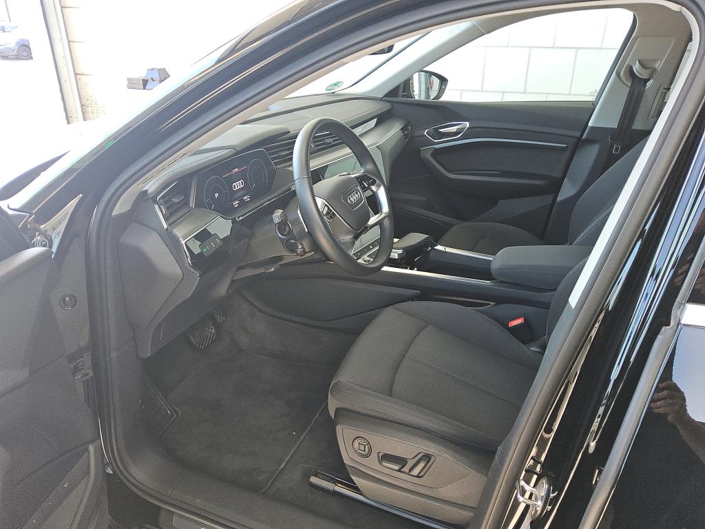 Audi 50 quattro basis E-tron photo