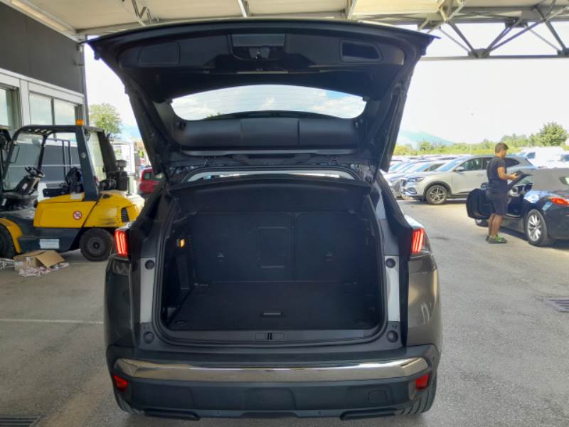 PEUGEOT 3008 / 2020 / 5P / SUV BLUEHDI 130 EAT8 SeS ALLURE PACK (AUTOCARRO) photo