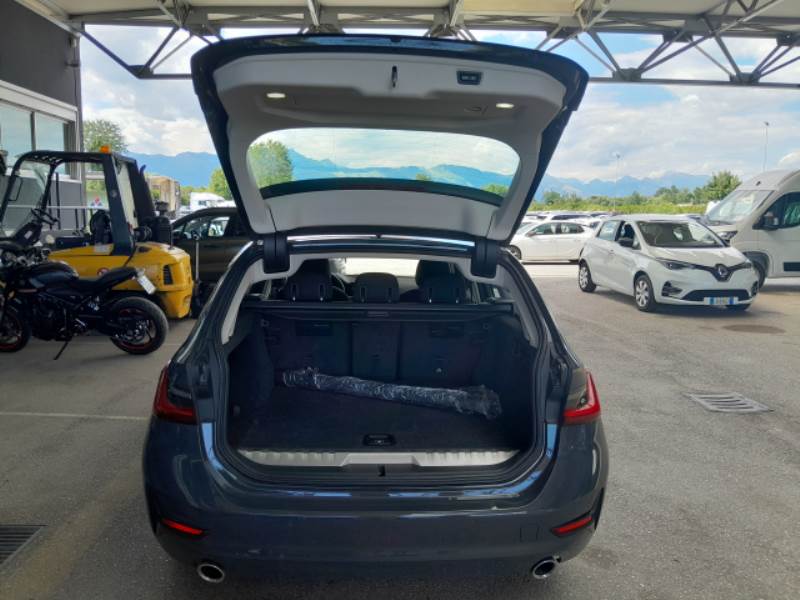 BMW SERIE 3 / 2018 / 5P / STATION WAGON 330E XDRIVE BUSINESS ADVAN. TOURING AUTO photo