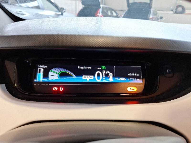 RENAULT ZOE / 2013 / 5P / BERLINA ZOE LIFE R90 photo