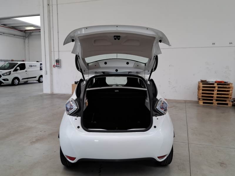 RENAULT ZOE / 2013 / 5P / BERLINA ZOE LIFE R90 photo