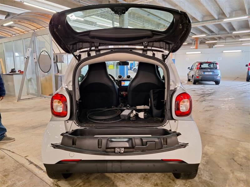SMART FORTWO COUPÈ / 2014 / 3P / COUPE EQ 60KW YOUNGSTER photo