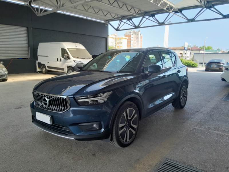 VOLVO XC40 / 2017 / 5P / SUV T4 PLUG-IN HYBRID AUTO RECH INSCRIP EXPR