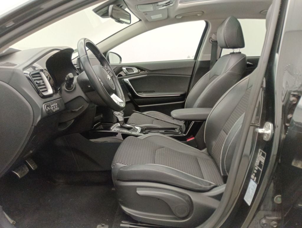 KIA cee'd Sportswagon Sense 1.6 GDi PHEV DCT ISG 5d photo
