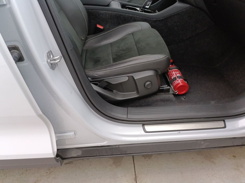 Volvo XC40 P8 4x4 Recharge R-Design 5d
