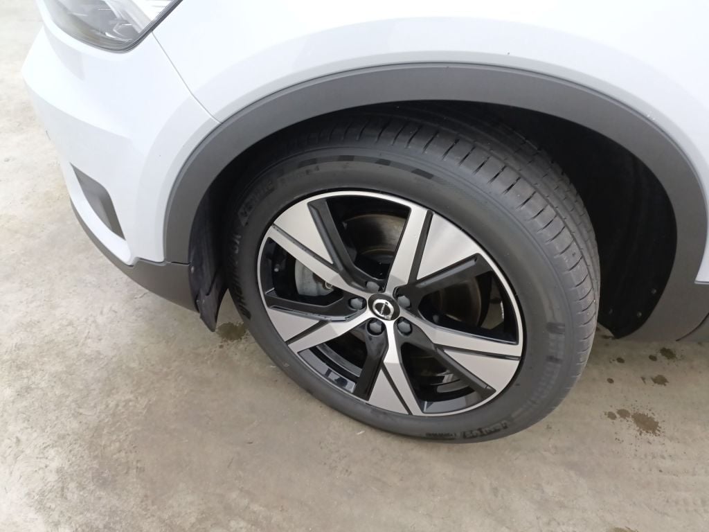Volvo XC40 P8 4x4 Recharge R-Design 5d photo