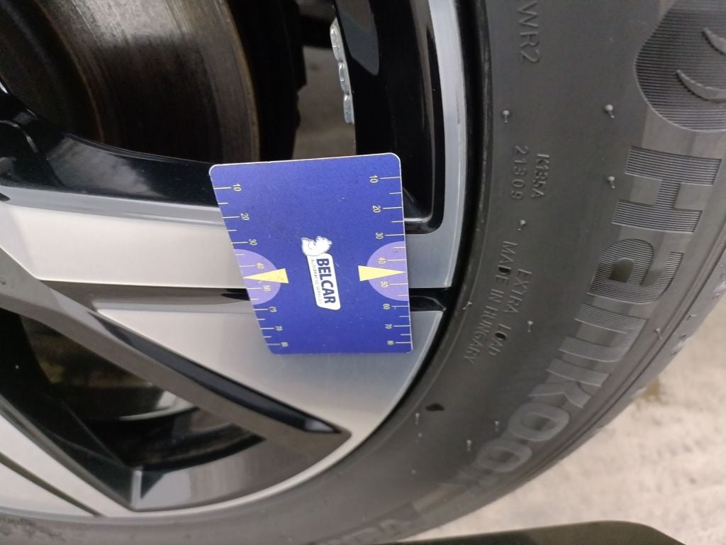 Volvo XC40 P8 4x4 Recharge R-Design 5d photo