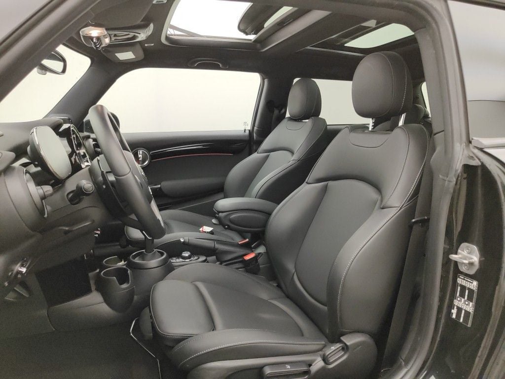 MINI MINI - 2021 2.0AS 231 JCW OPF DCT 3d photo