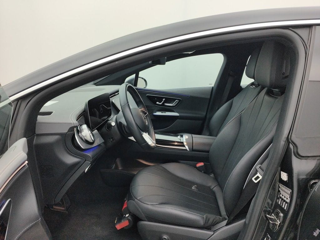 MERCEDES EQE 89 kWh EQE 300 Luxury Line 5d photo