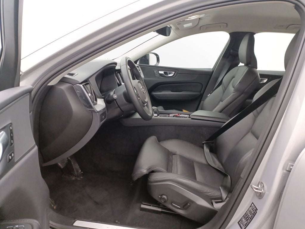 VOLVO XC60 DIESEL - 2021 2.0 B4 MHEV Plus Dark 5d photo