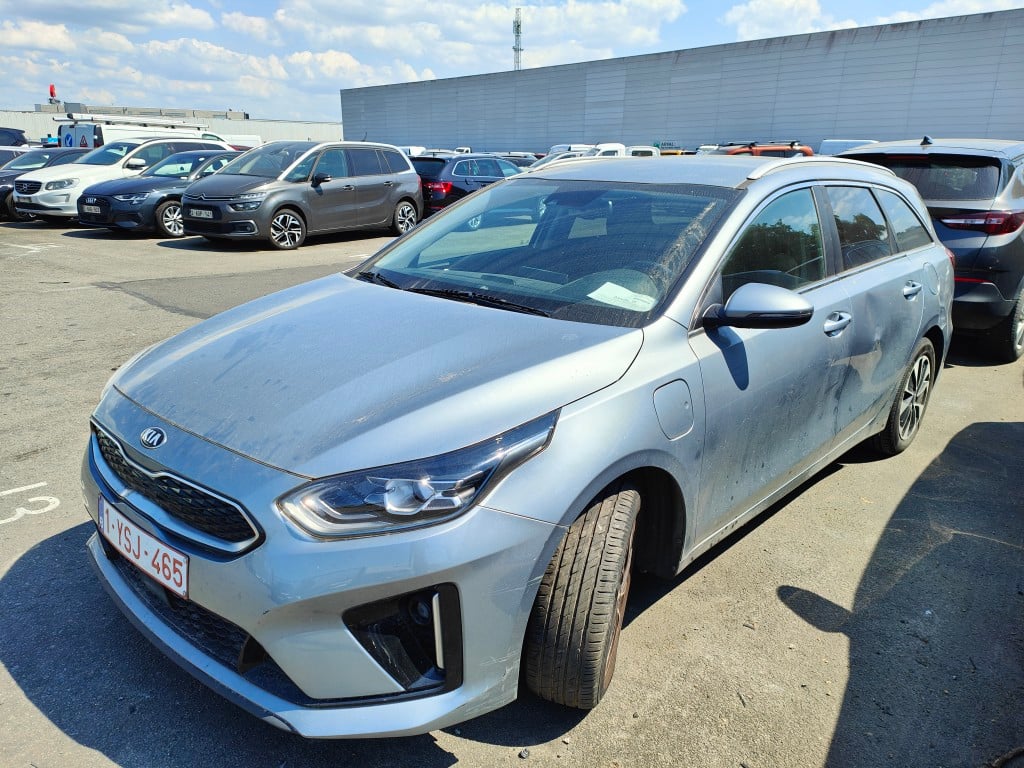 KIA cee'd Sportswagon Business Line 1.6 GDi PHEV DCT 5d !! Technical issues !!!