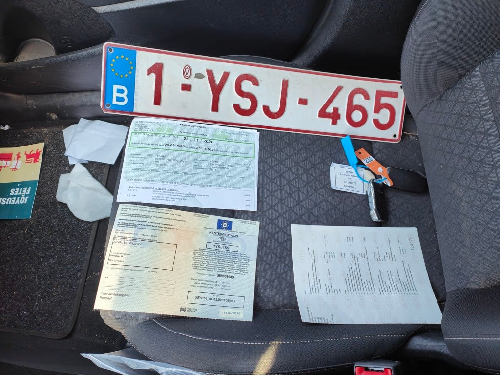 KIA cee'd Sportswagon Business Line 1.6 GDi PHEV DCT 5d !! Technical issues !!! photo