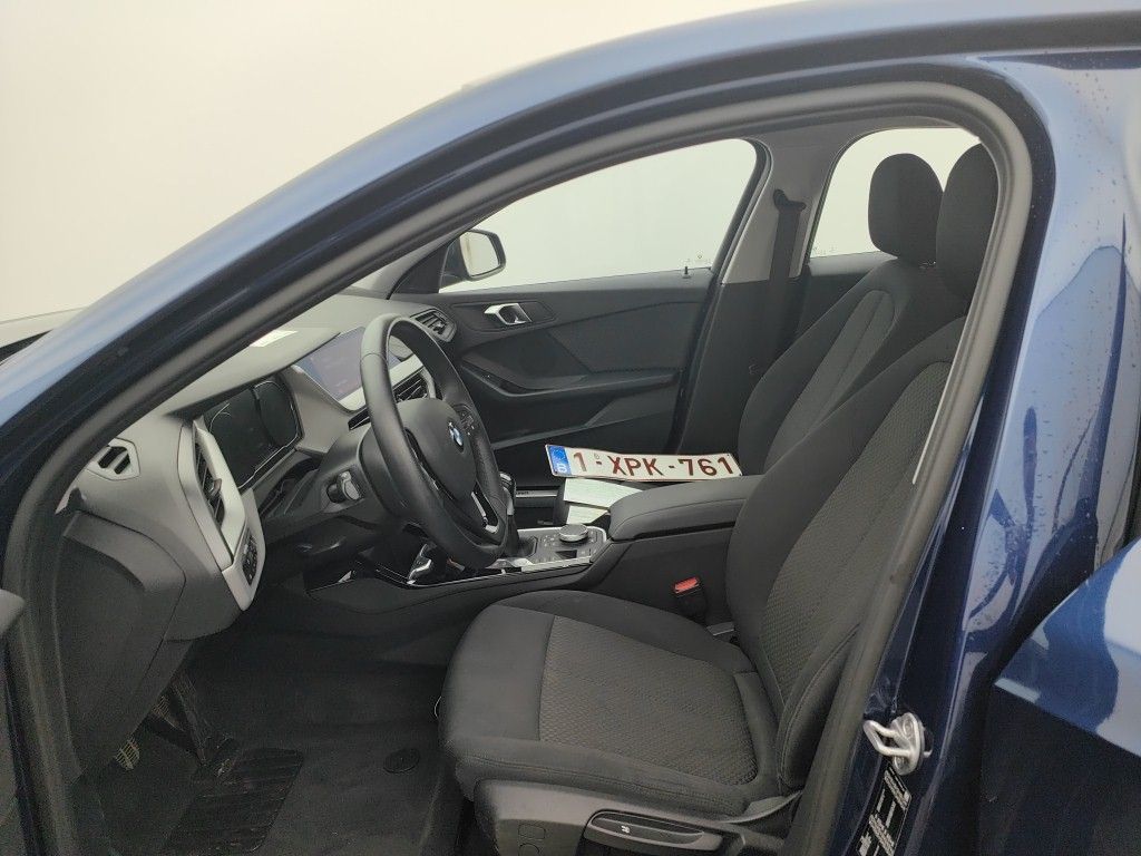 BMW 1 Reeks Hatch 118i (103 kW) 5d photo