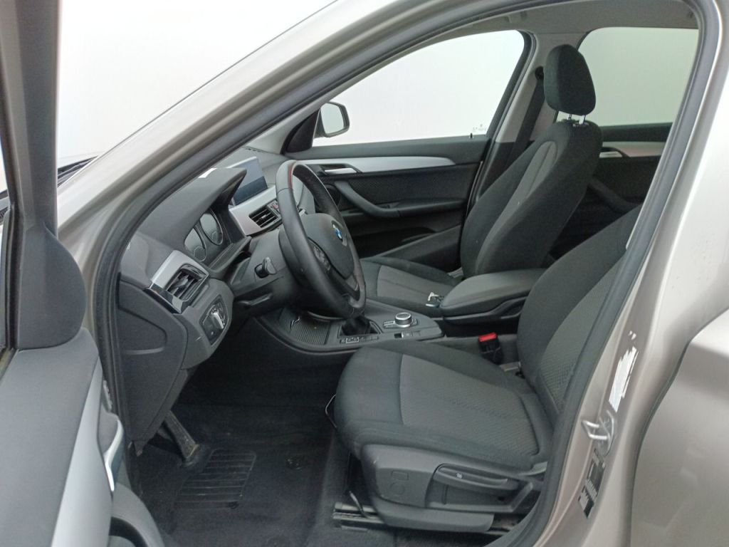 BMW X1 sDrive18i (100 kW) 5d photo