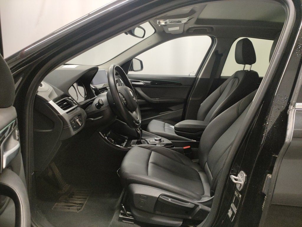 BMW X1 sDrive16dA (85 kW) 5d photo