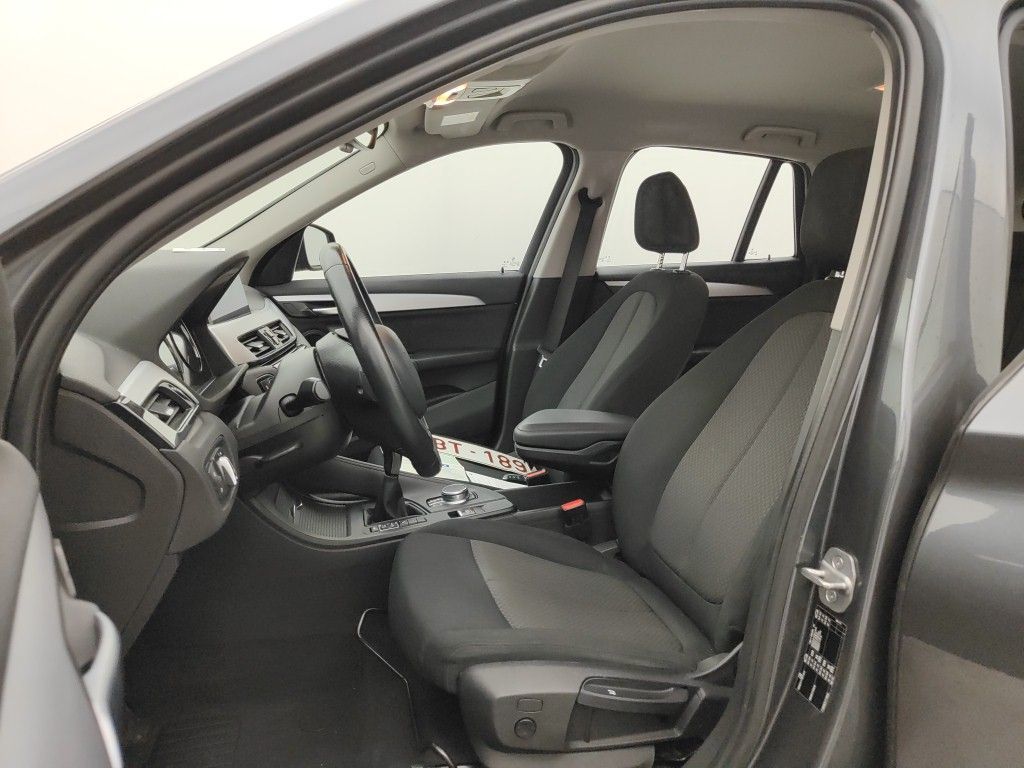 BMW X1 sDrive18i (100 kW) 5d photo