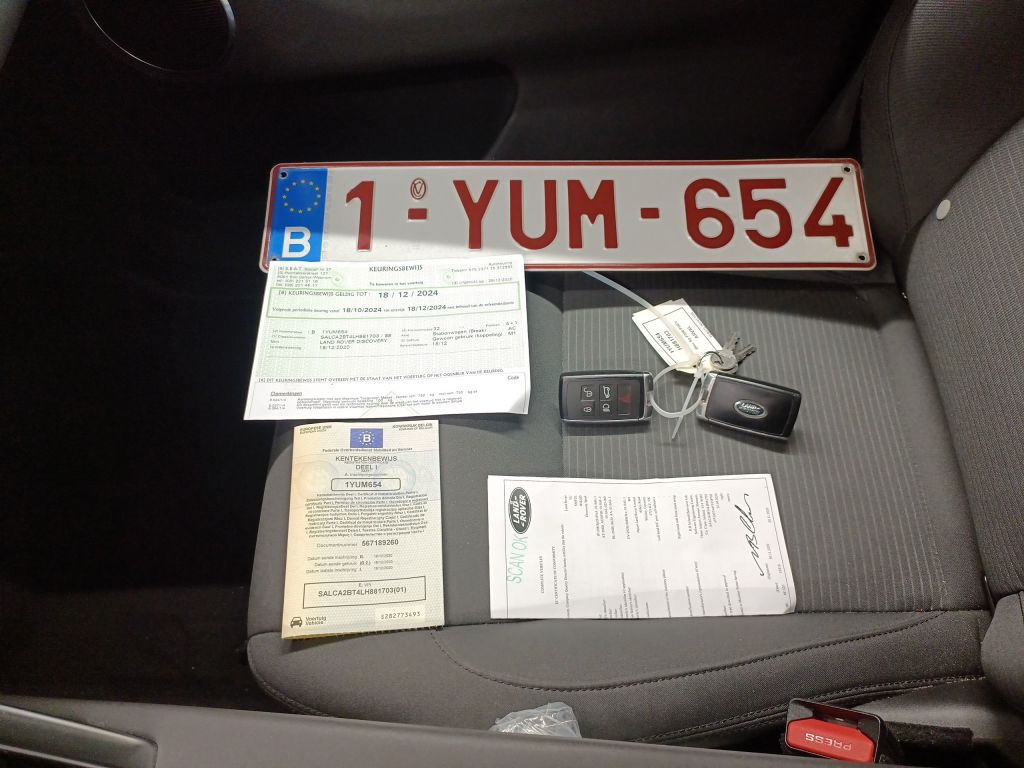 Land Rover Discovery Sport P300e Aut. AWD 5d photo