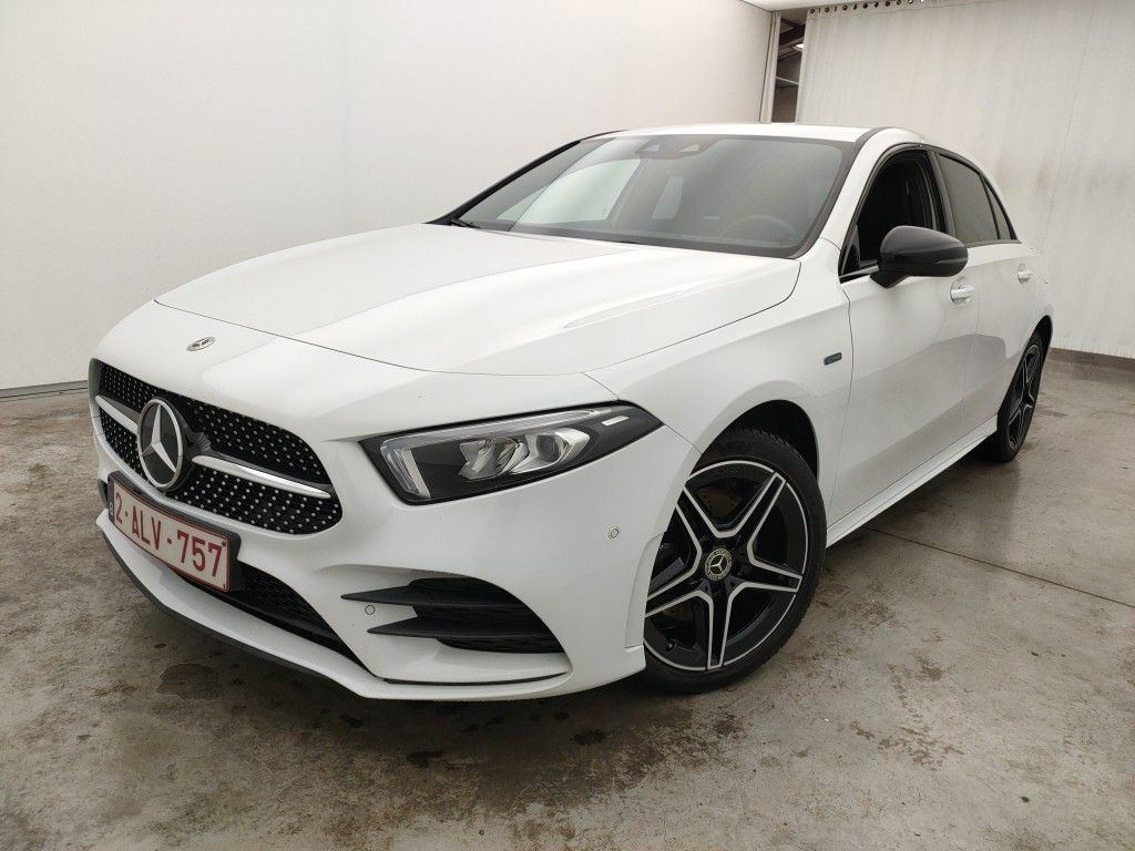 Mercedes-Benz A-Klasse A 250 e Business Solution 5d photo