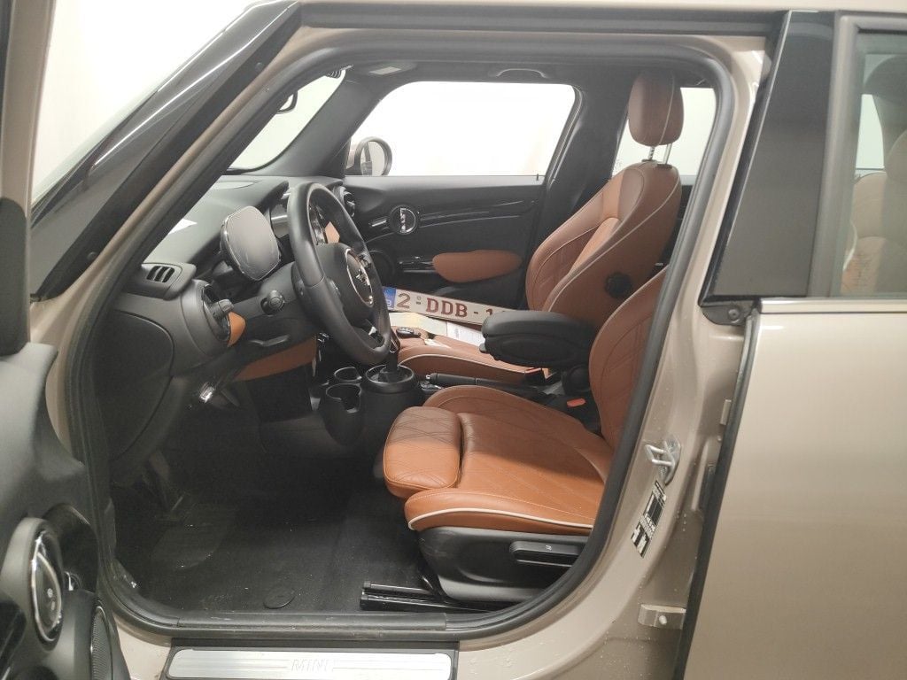 Mini 5 door Cooper (100 kW) 5d photo