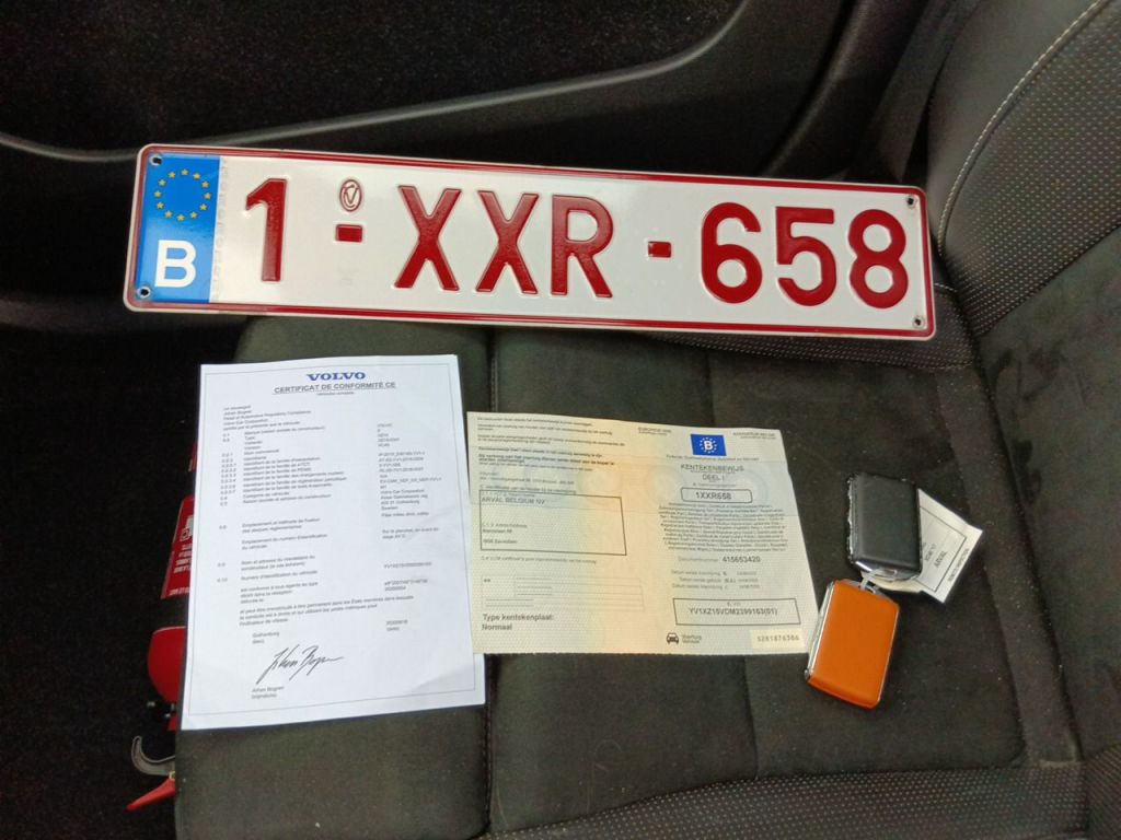 Volvo XC40 T3 Geartronic R-Design 5d photo