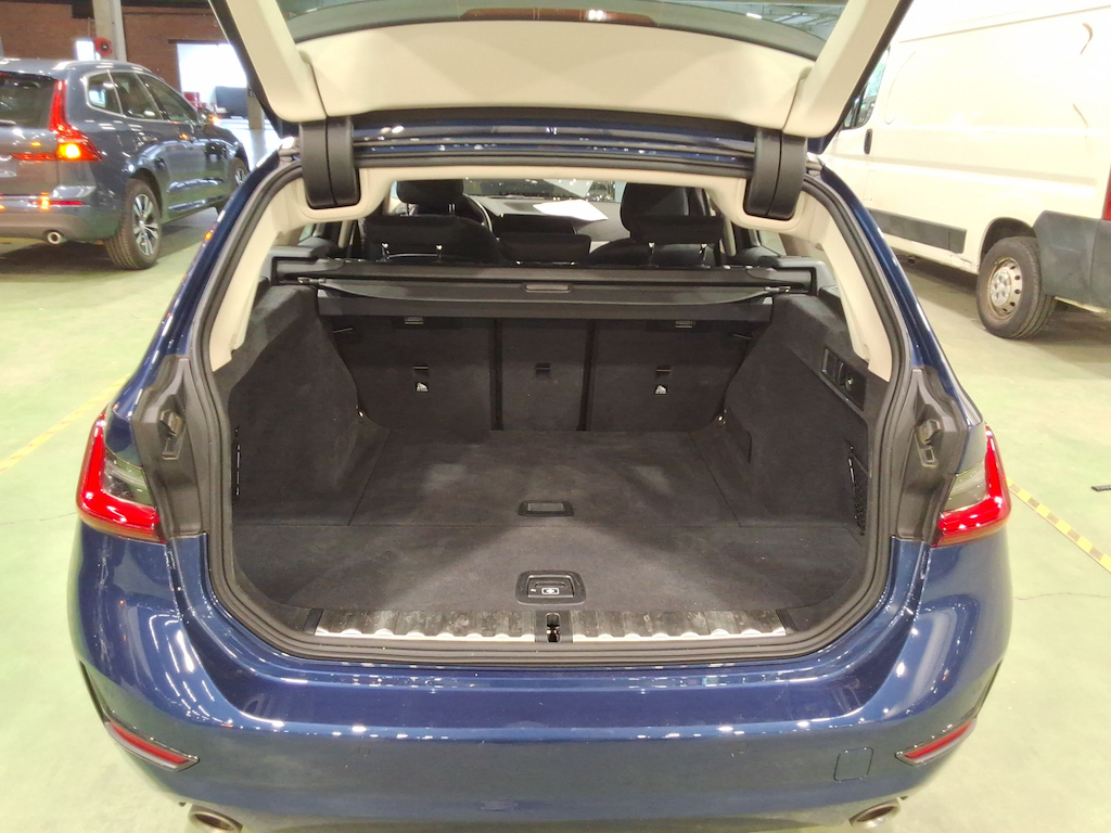 BMW 3-serie 2.0 318I (115KW) TOURING photo
