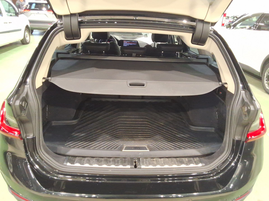 BMW 3-serie 2.0 318I (115KW) TOURING photo