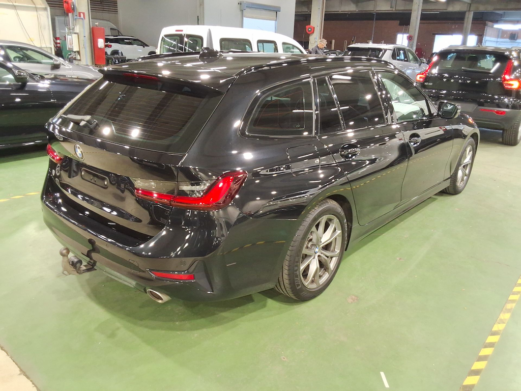 BMW 3-serie 2.0 318I (115KW) TOURING photo