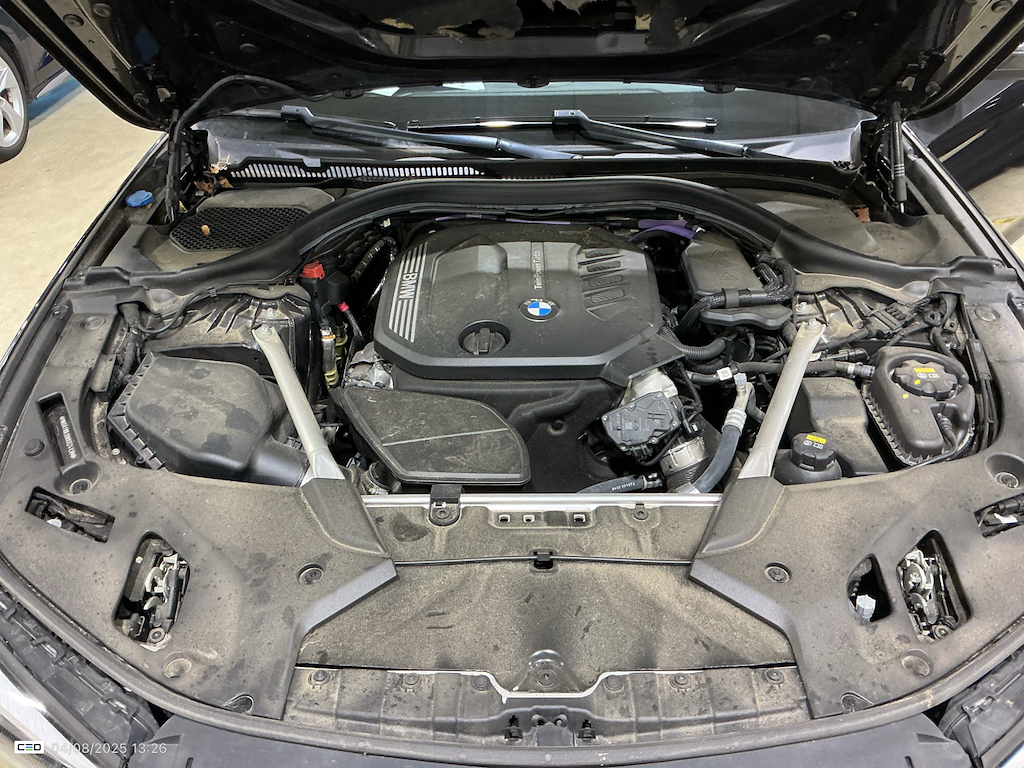 BMW 5 DIESEL - 2020 518 dA MHD photo