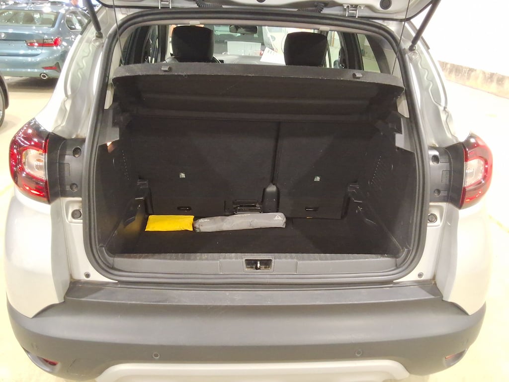 RENAULT Captur 1.5 dCi Intens EDC (EU6c) STOCK photo