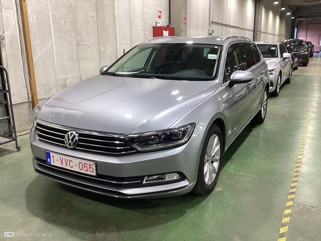 VOLKSWAGEN PASSAT VARIANT DIESEL - 2015 1.6 TDi Highline Business DSG (EU6.2)