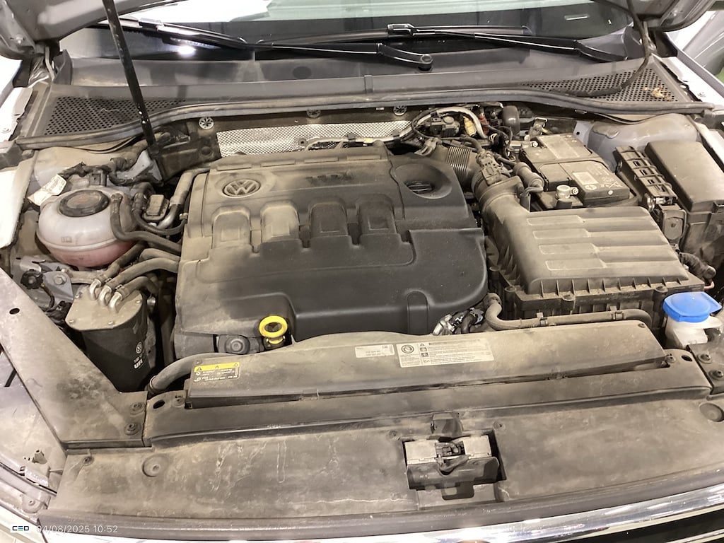 VOLKSWAGEN PASSAT VARIANT DIESEL - 2015 1.6 TDi Highline Business DSG (EU6.2) photo