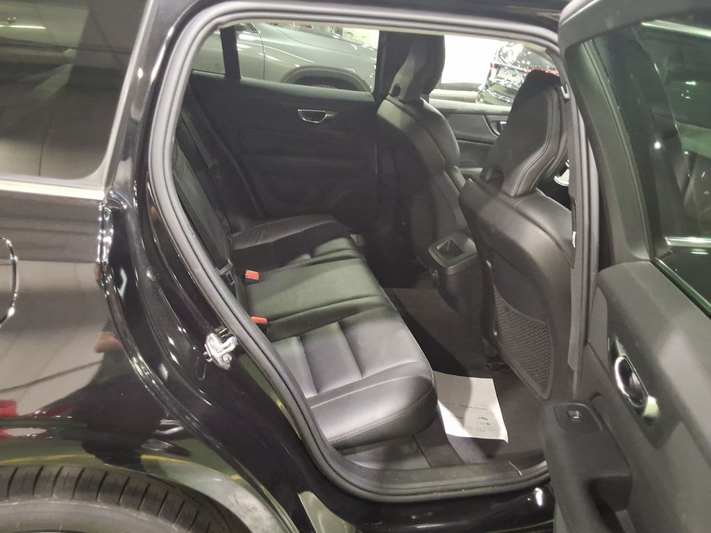 VOLVO V60 2.0 B4 D GEARTRONIC MOMENTUM PRO photo