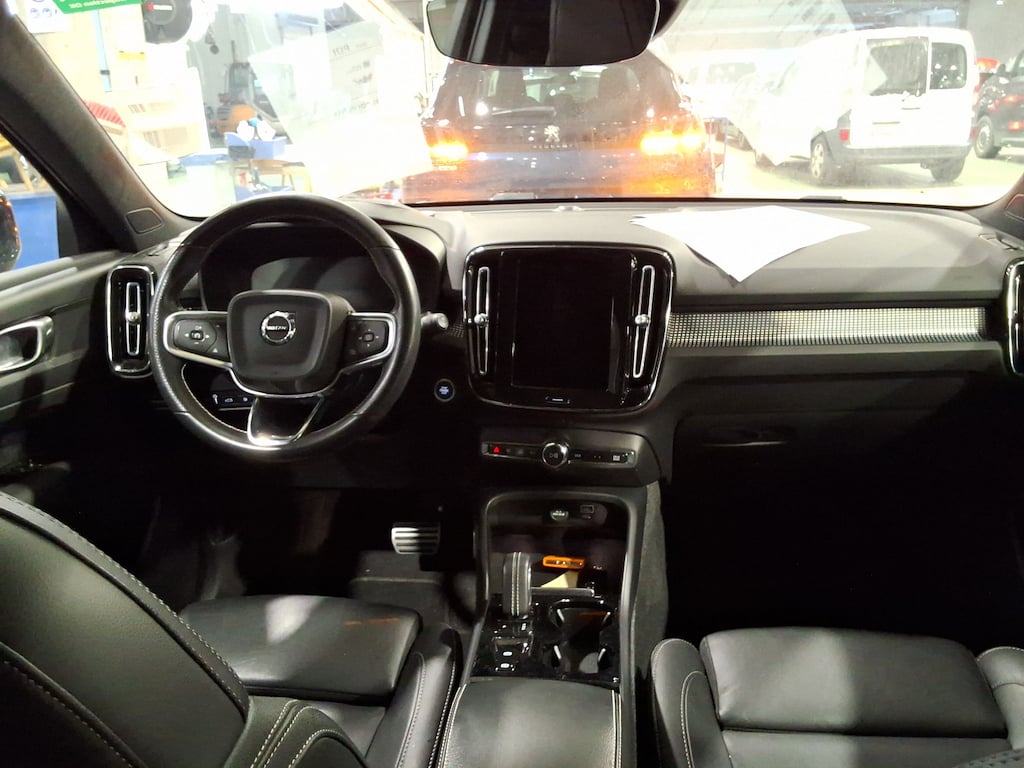 VOLVO XC40 1.5 T4 RECHARGE GEARTRONIC R-DESIGN photo