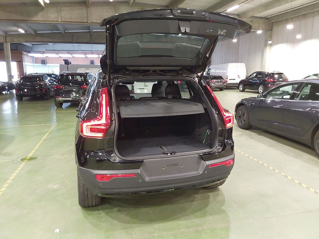VOLVO XC40 78 KWH P8 AWD RECHARGE R-DESIGN photo