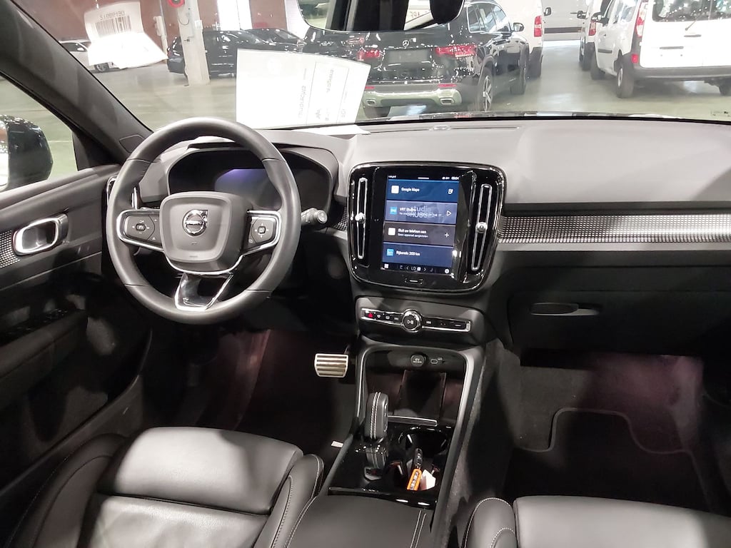 VOLVO XC40 78 KWH P8 AWD RECHARGE R-DESIGN photo