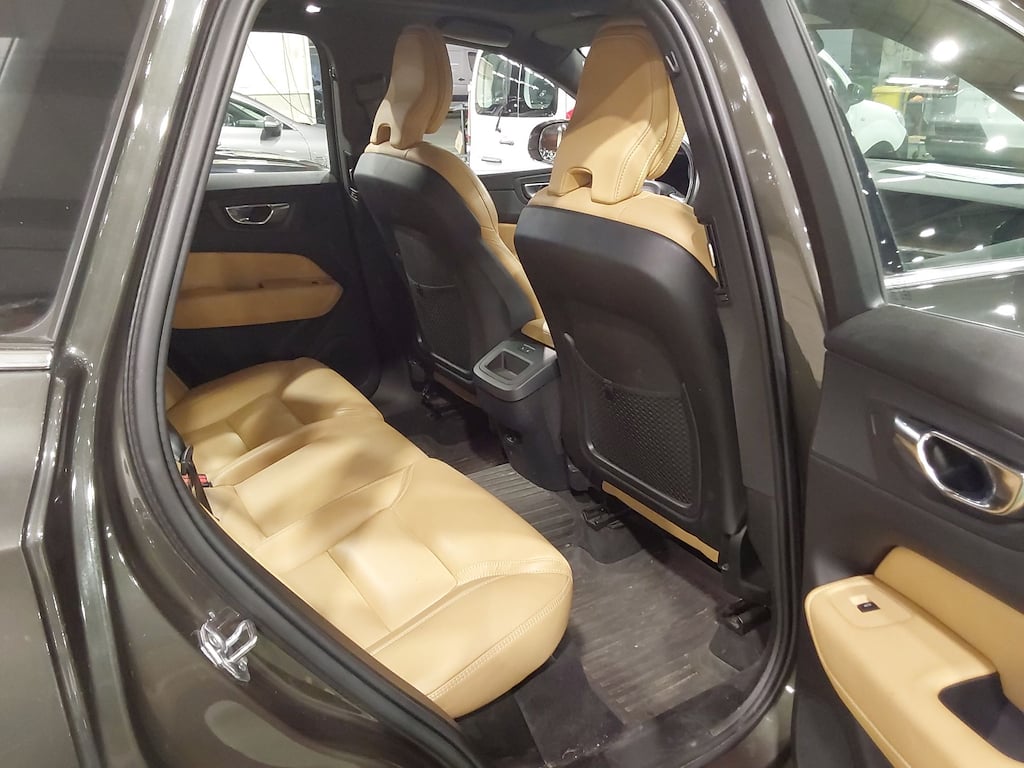 VOLVO XC60 2.0 B4 D GEARTRONIC INSCRIPTION photo
