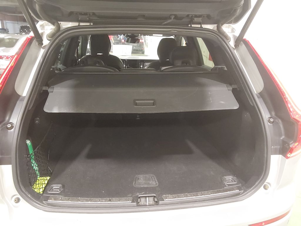 VOLVO XC60 2.0 B4 D MHEV R-DESIGN AUTO photo