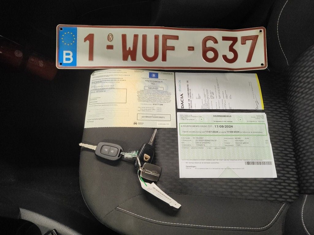 Dacia Sandero 1.0 SCe 75 Lauréate 5d photo