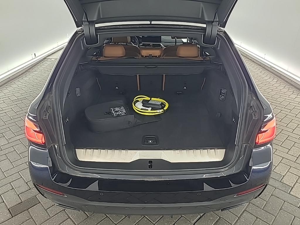 BMW 5-serie Touring 530e Business Edition Plus 5D 215kW photo
