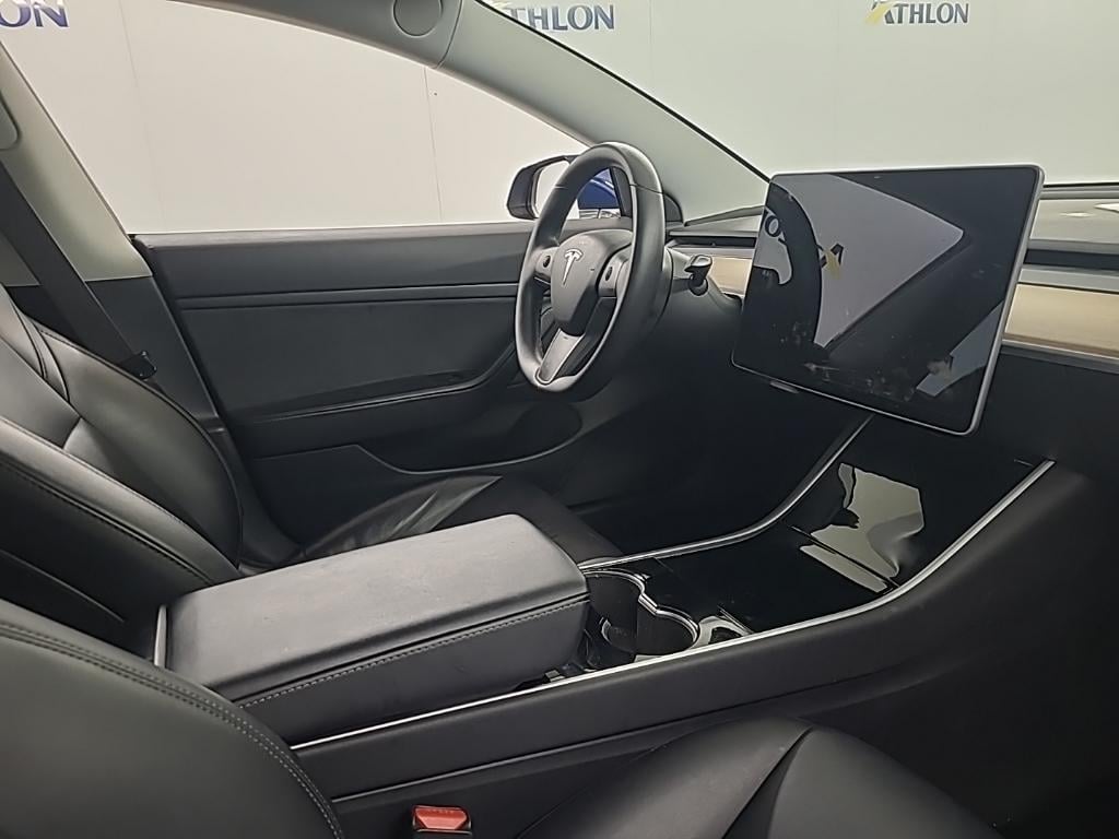 Tesla Model 3 Standard Range Plus RWD 4D 225kW photo