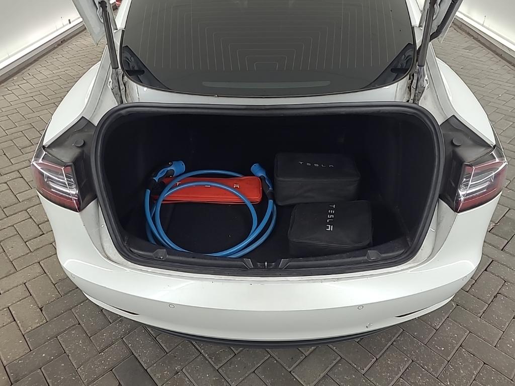 Tesla Model 3 Standard Range Pl. RWD 4D 225kW Athlon Edition photo