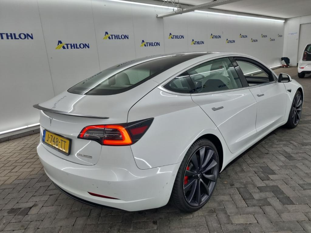 Tesla Model 3 Performance Dual Motor AWD 4D 360kW photo