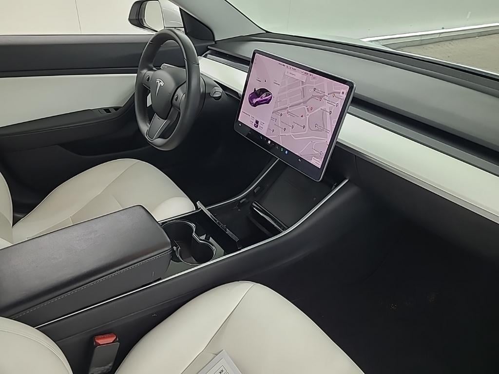 Tesla Model 3 Long Range Dual Motor AWD 4D 350kW photo