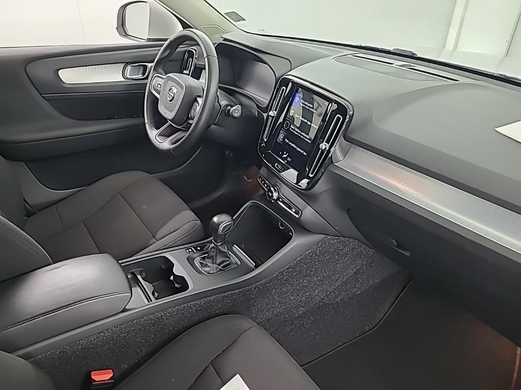 VOLVO XC40 T3 Momentum 5D 120kW photo